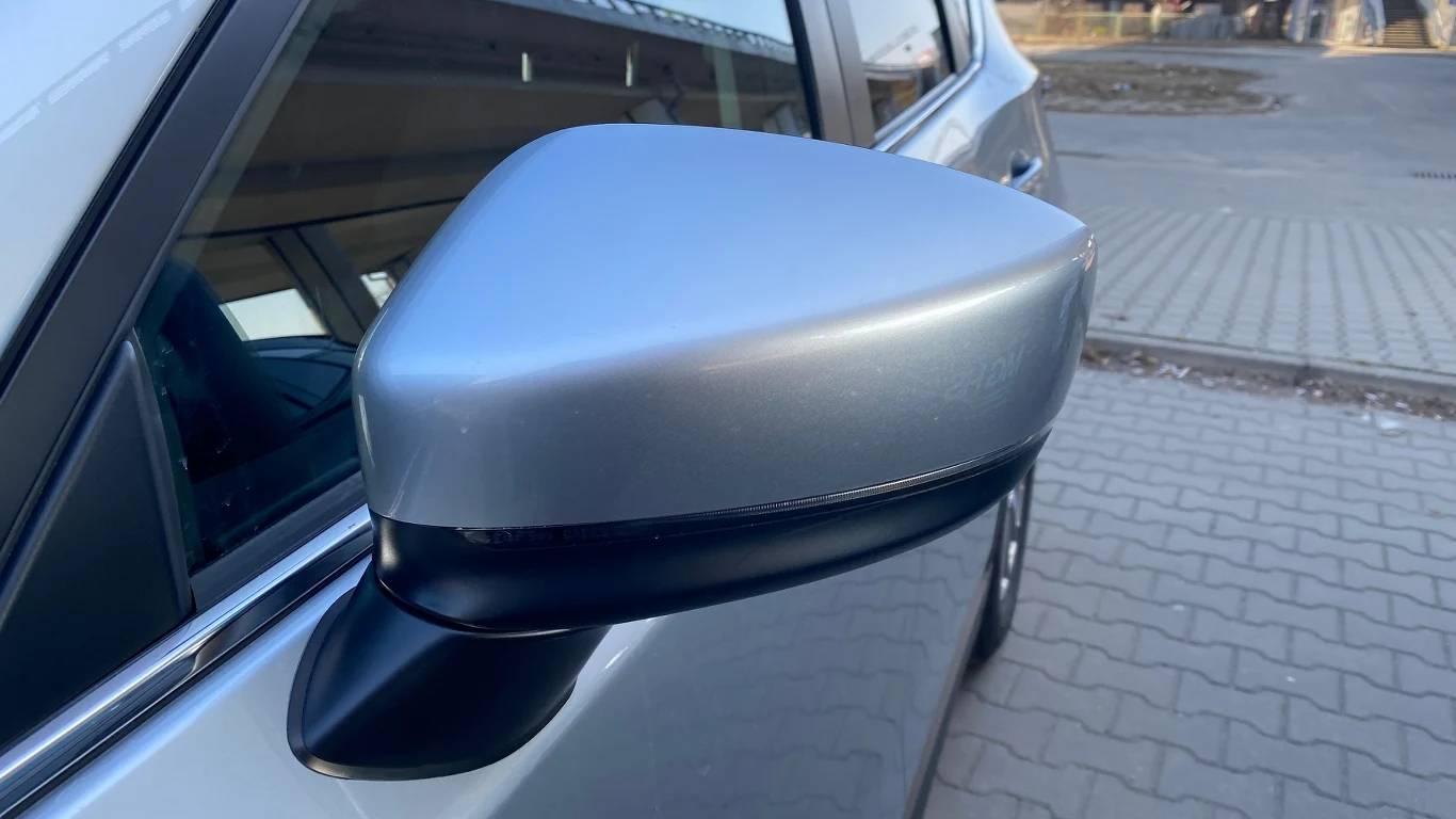 Drobna awaria – czasem lusterka mogą nie chcieć się złożyć/rozłożyć