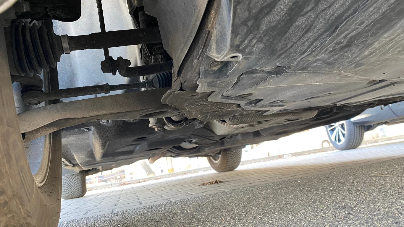 W przednim zawieszeniu wymienia się głównie dość drogie wahacze.