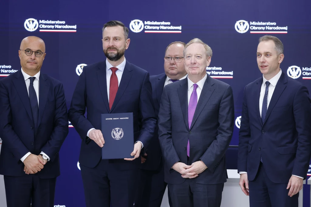 Zawarto porozumienie o współpracy MON - Microsoft