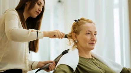 Jakie są najlepsze fryzury dla kobiet po sześćdziesiątce? 