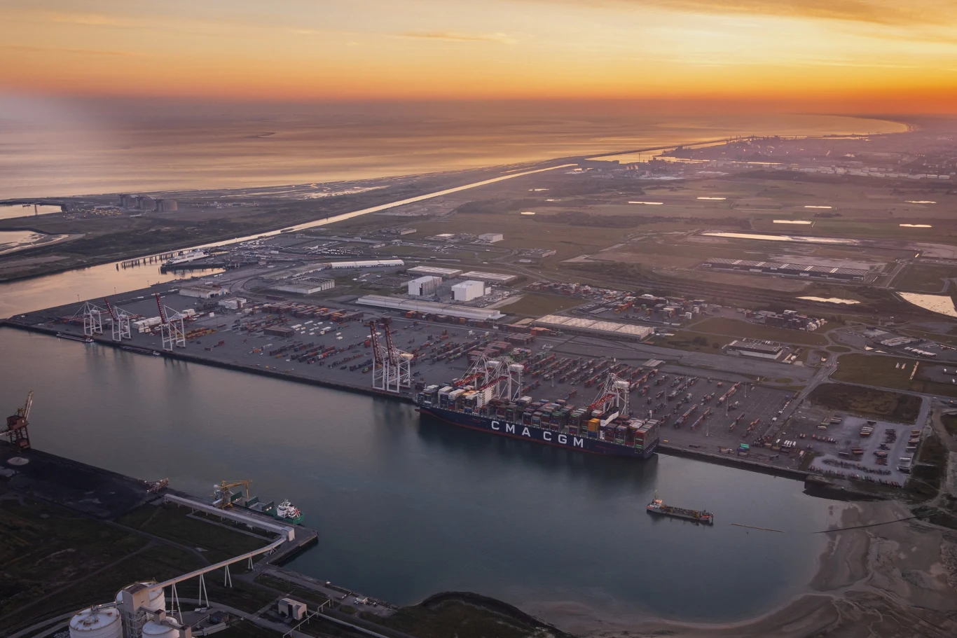 W ubiegłym roku terminal w Dunkierce we Francji (na zdj.) przyjął 27 proc. importu LNG z Rosji. Francja jest głównym odbiorcą rosyjskiego LNG w Europie W ubiegłym roku terminal w Dunkierce we Francji (na zdj.) przyjął 27 proc. importu LNG z Rosji. Francja jest głównym odbiorcą rosyjskiego LNG w Europie