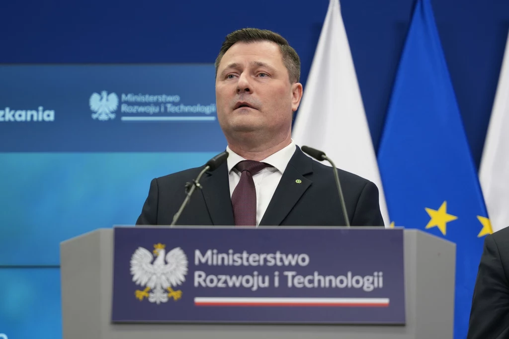 Na RCL pojawiło się pismo ministra Paszyka o formalnym wycofaniu projektu