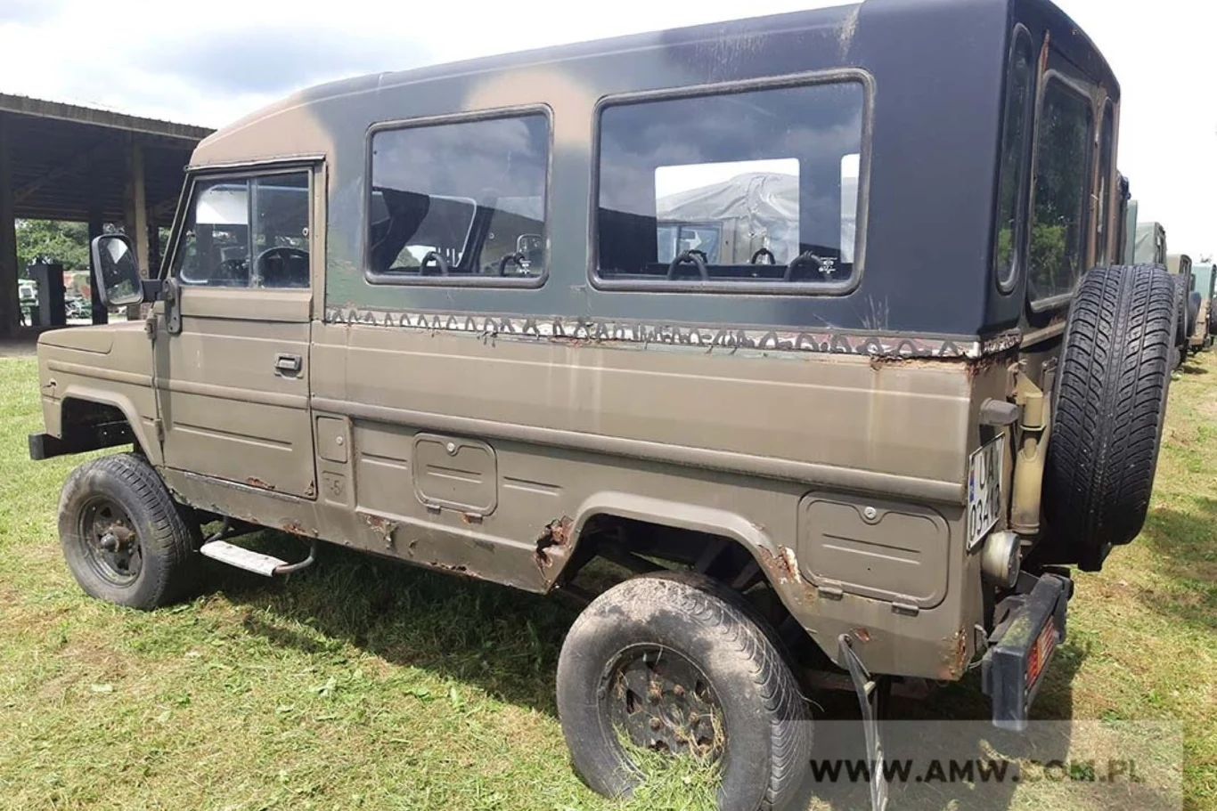 AMW wystawiło samochód Honker z wyciągarką na sprzedaż.