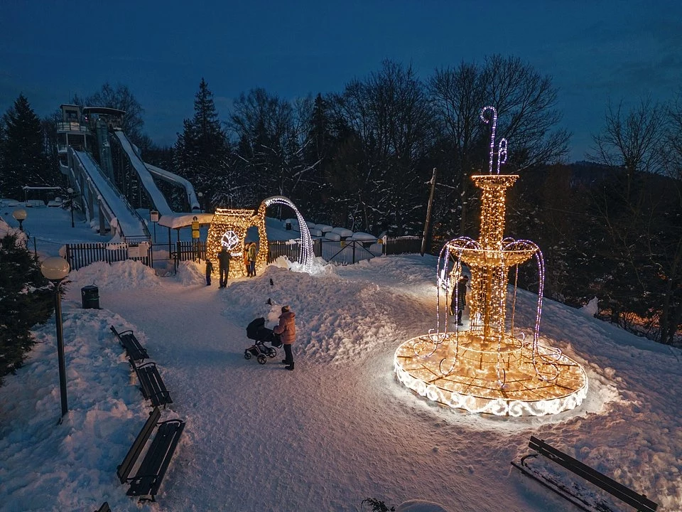 Retro Park Światła na Górze Parkowej w Krynicy-Zdrój Retro Park Światła na Górze Parkowej w Krynicy-Zdrój