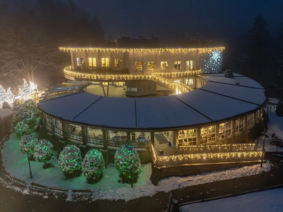 Retro Park Światła na Górze Parkowej w Krynicy-Zdrój Retro Park Światła na Górze Parkowej w Krynicy-Zdrój