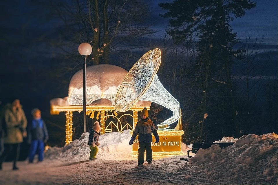 Retro Park Światła na Górze Parkowej w Krynicy-Zdrój Retro Park Światła na Górze Parkowej w Krynicy-Zdrój