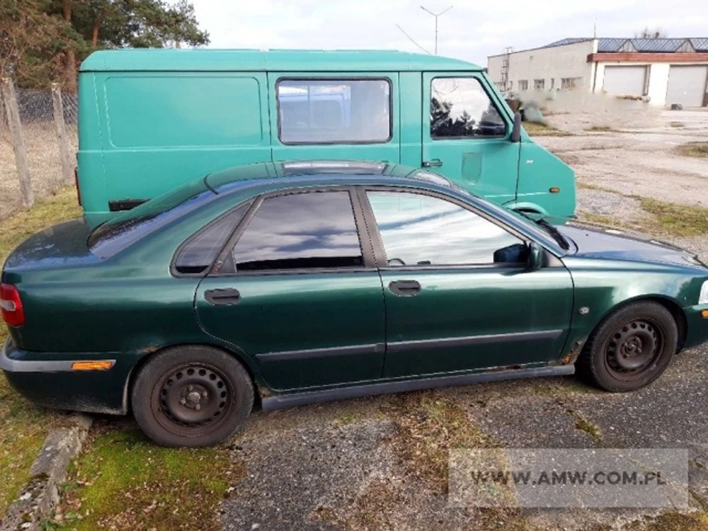 Agencja Mienia Wojskowego wyprzedaje zarówno samochody wojskowe jak i zwykłe osobówki Agencja Mienia Wojskowego wyprzedaje zarówno samochody wojskowe jak i zwykłe osobówki