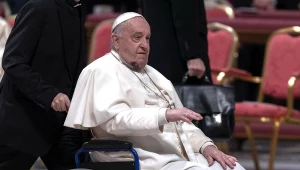 Coraz większe zaniepokojenie stanem zdrowia papieża. Kilka patogenów naraz