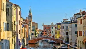 Wygląda jak Wenecja. Jest tańsza i znacznie mniej zatłoczona 