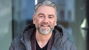 Brat Badacha poszedł w jego ślady. Robi konkurencję wokaliście?