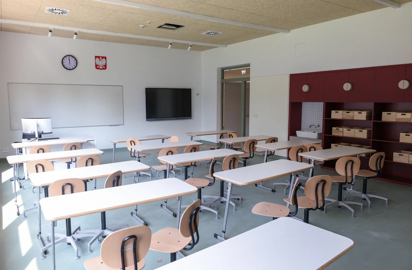 MEN opublikowało kalendarz na rok szkolny 2025/2026 MEN opublikowało kalendarz na rok szkolny 2025/2026