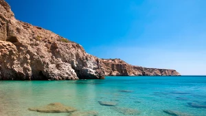 Zapomnij o Santorini. Ta grecka wyspa jest piękniejsza i mniej zatłoczona