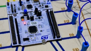 Komisja Europejska wyraziła zgodę, że rząd Niemiec dołożył blisko 1 mld euro do fabryki czipów w Dreźnie (zdj. ilustracyjne)