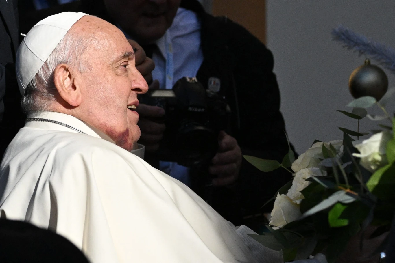 Papież Franciszek może ustąpić ze stanowiska, jeśli jego stan uniemożliwi mu bezpośredni kontakt z wiernym Papież Franciszek może ustąpić ze stanowiska, jeśli jego stan uniemożliwi mu bezpośredni kontakt z wiernym