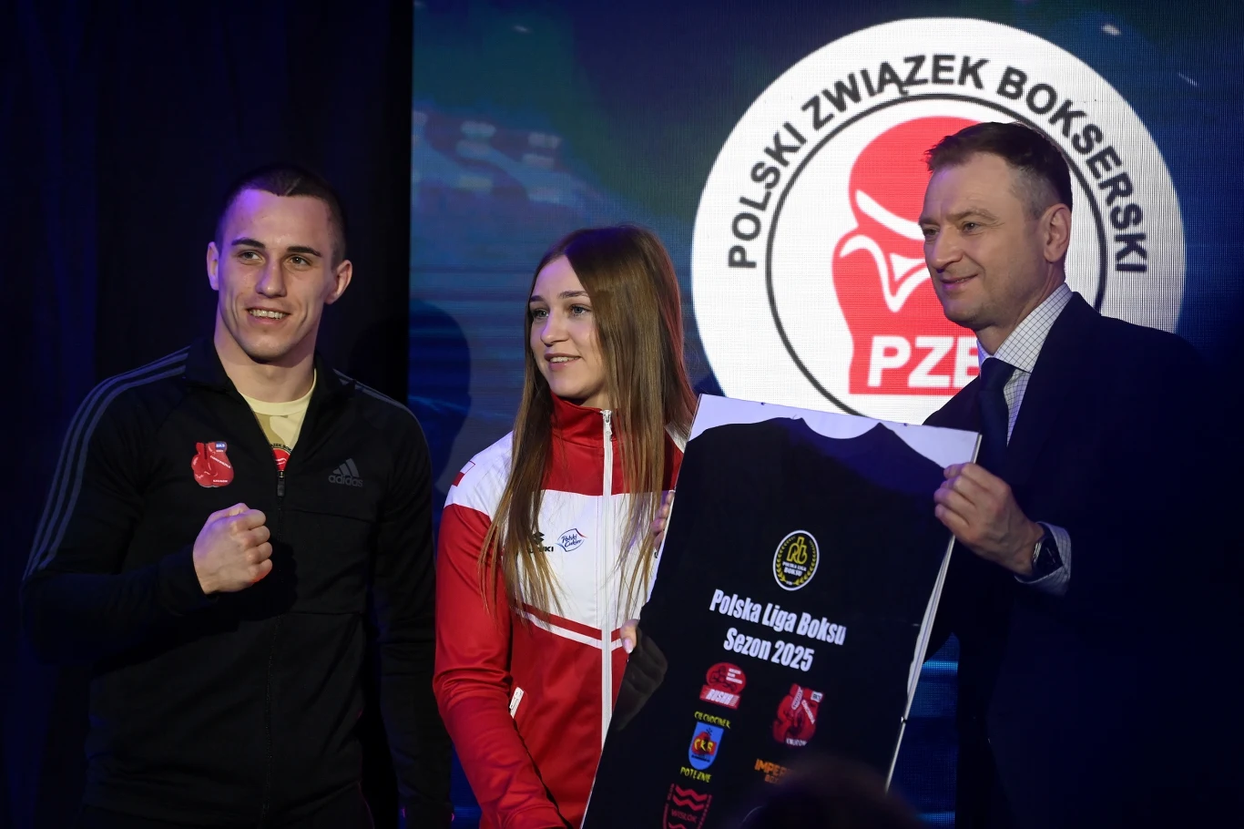 Od lewej olimpijczycy Damian Durkacz i medalistka z Paryża Julia Szeremeta, obok minister sportu i turystyki Sławomir Nitras Od lewej olimpijczycy Damian Durkacz i medalistka z Paryża Julia Szeremeta, obok minister sportu i turystyki Sławomir Nitras