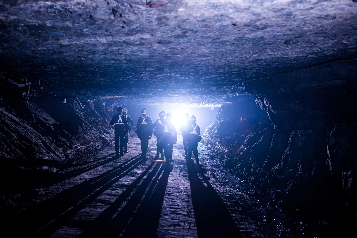 KGHM podaje, że wydobycie rudy miedzi w Polsce jest skoncentrowane w trzech kopalniach głębinowych: Lubin, Rudna i Polkowice-Sieroszowice.