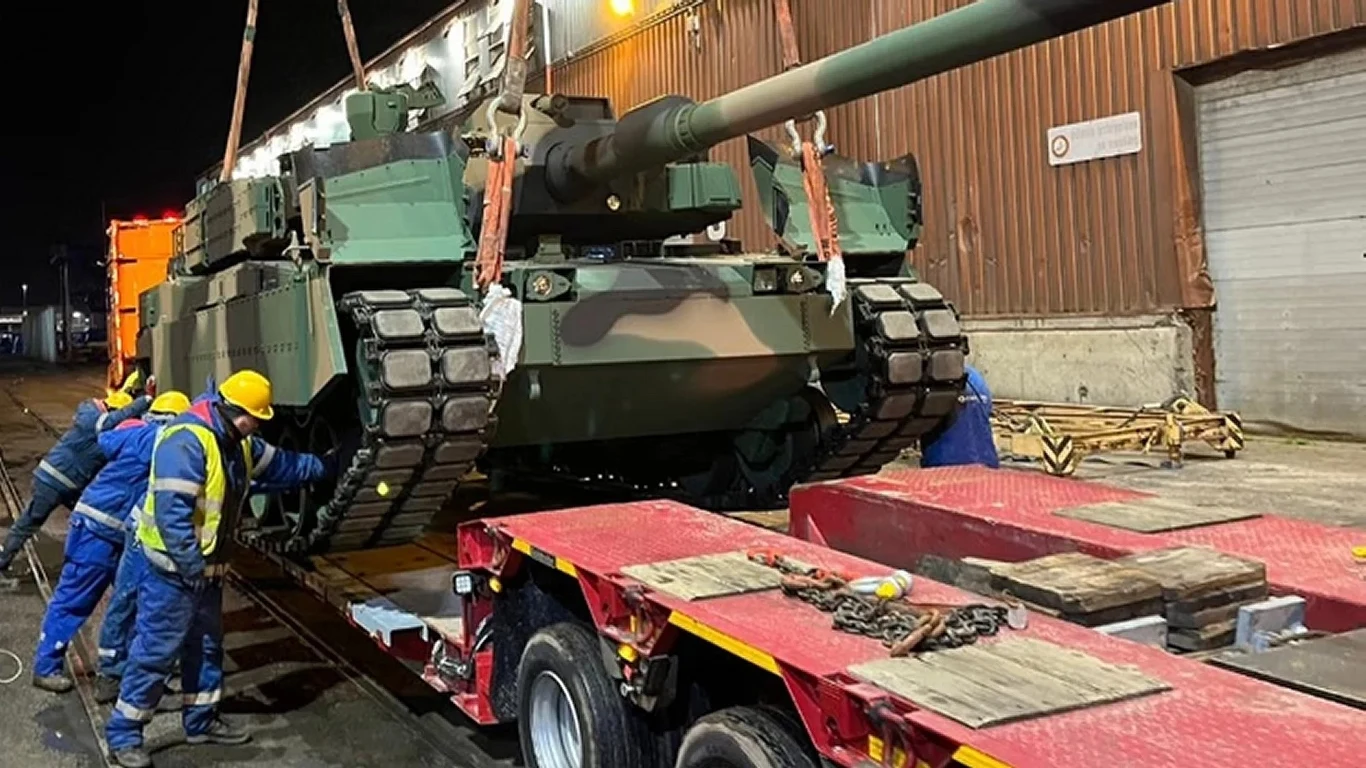 W Gdańsku na ląd wyjechały najnowsze czołgi K2 Black Panther W Gdańsku na ląd wyjechały najnowsze czołgi K2 Black Panther