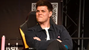 Alex Hogh Andersen w trakcie German Comic-Con w 2022 roku