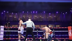 Agit Kabayel nokautuje Zhilei Zhanga