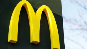 Pomimo surowego podejścia do utrzymywania standardów, nie każda restauracja sieci McDonald's wygląda tak samo i oferuje identyczne menu