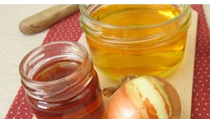 Czosnek, cebula, cytryna, miód i imbir zawierają mnóstwo substancji bioaktywnych. Pomogą uporać się z uporczywym kaszlem i bólem gardła