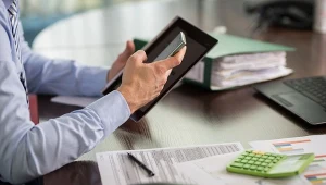 Transakcje mobilne — jak wpływają na jakość życia