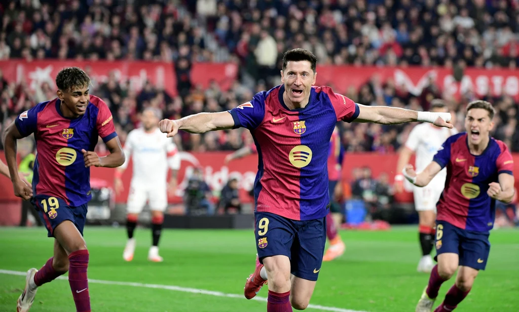 W centrum Robert Lewandowski (FC Barcelona) W centrum Robert Lewandowski (FC Barcelona)