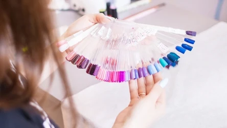 Ten manicure będzie hitem wiosny 2025. Tylko dla odważnych kobiet 