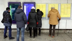 Czy legitymacja emeryta uprawnia do zniżek PKP? Potrzebny jest dodatkowy dokument.