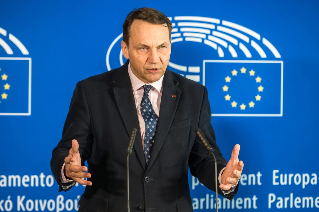 Radosław Sikorski: Irański ambasador okłamał mnie, że Iran nie wysyła broni do Rosji Radosław Sikorski: Irański ambasador okłamał mnie, że Iran nie wysyła broni do Rosji