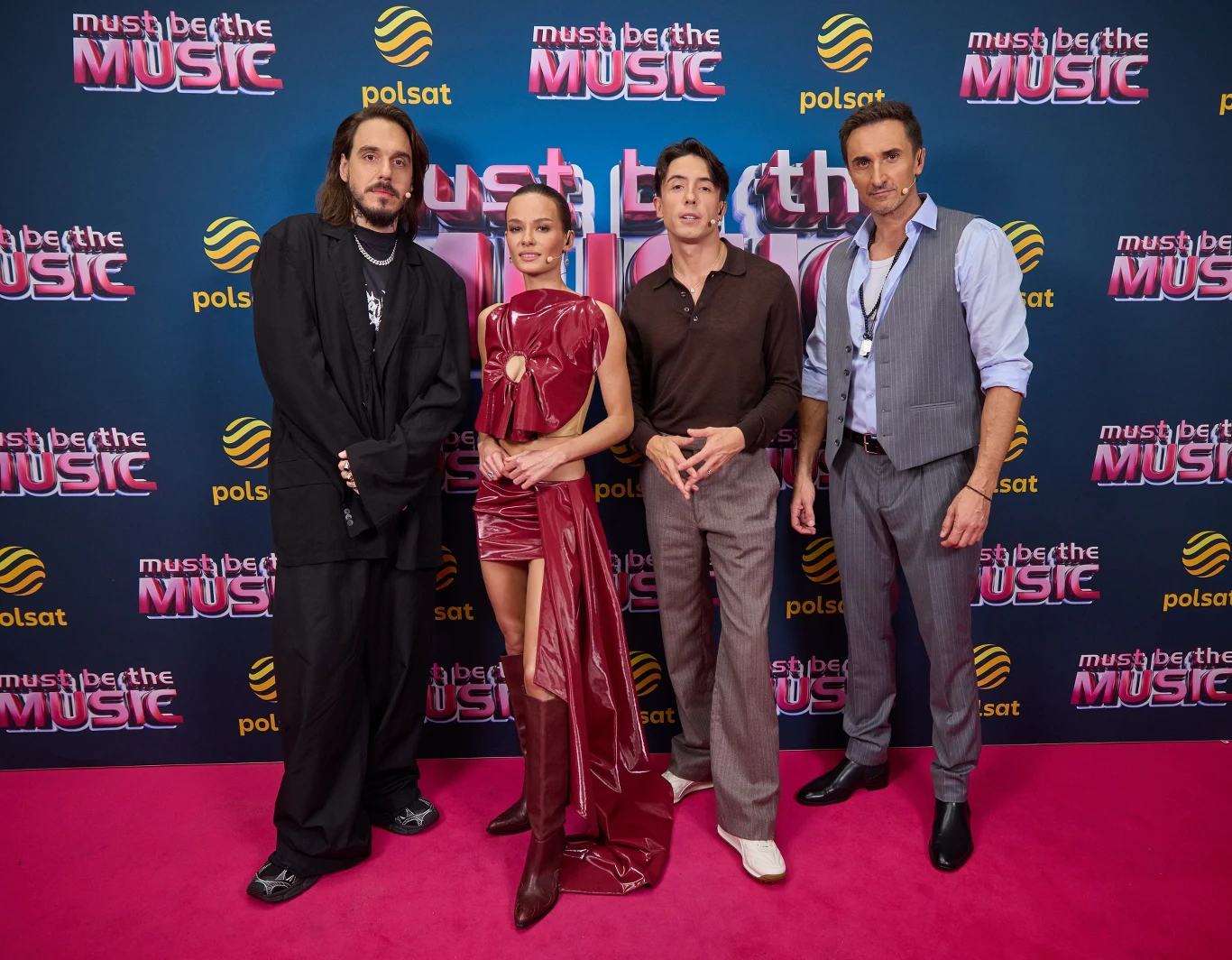 Nowe jury "Must Be The Music". Od lewej: Miuosh, Natalia Szroeder, Dawid Kwiatkowski, Sebastian Karpiel-Bułecka Nowe jury "Must Be The Music". Od lewej: Miuosh, Natalia Szroeder, Dawid Kwiatkowski, Sebastian Karpiel-Bułecka