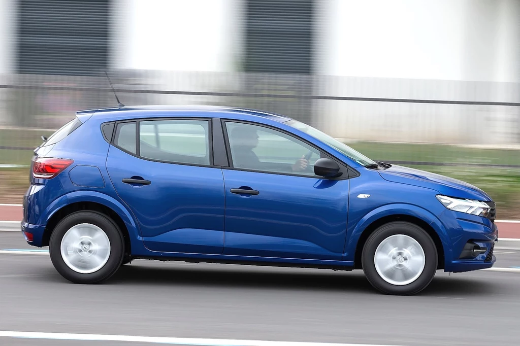 Dacia Sandero to najlepiej sprzedające się nowe auto w UE. 81 proc. klientów w Polsce decyduje się na wersję z fabryczną instalacją gazową