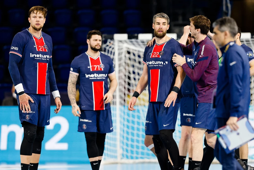 Luka Karabatić i zawodnicy PSG w tym Kamil Syprzak Luka Karabatić i zawodnicy PSG w tym Kamil Syprzak