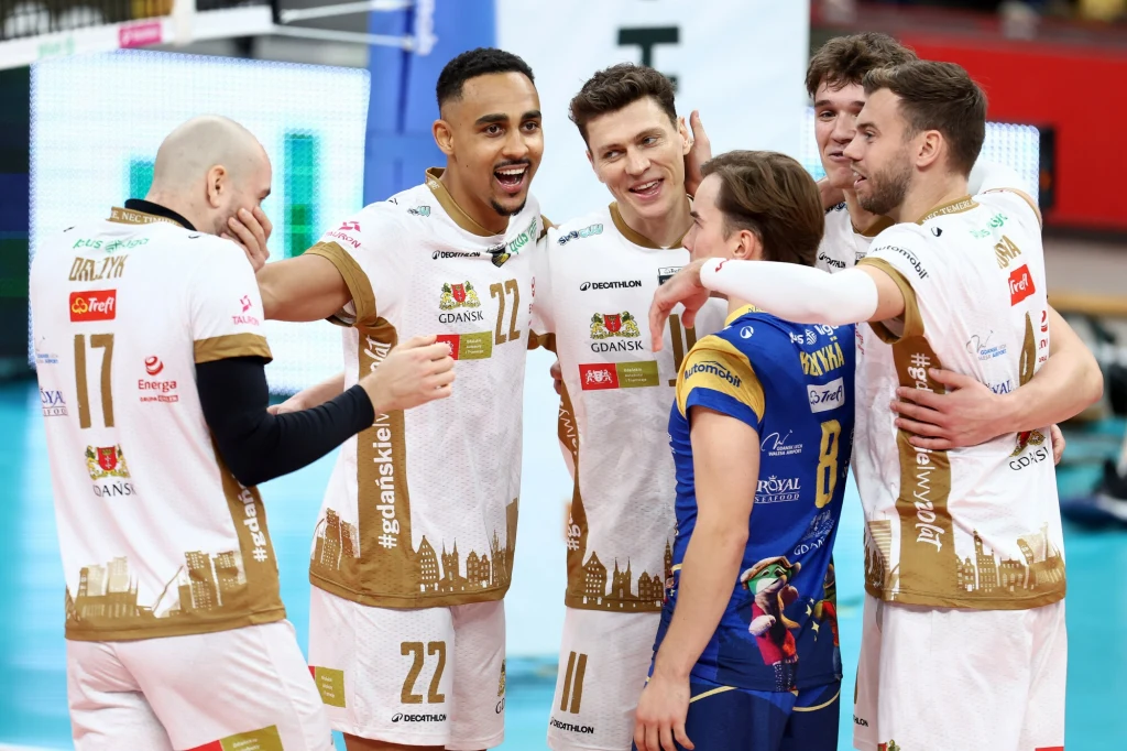 Lukas Kampa (trzeci z lewej) w czasie, gdy bronił barw Trefla Gdańsk Lukas Kampa (trzeci z lewej) nie pomoże Treflowi Gdańsk w najbliższych spotkaniach