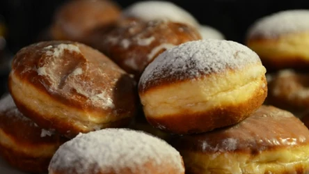 Nadziewanie pączków nie musi być trudne. Wystarczy, że zastosujesz prosty trik mojej babci