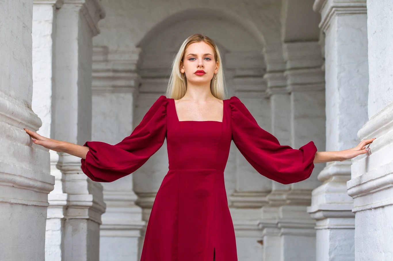 Szeroki wybór sukienek z bufiastymi rękawami sprawia, że każda kobieta znajdzie dla siebie tą idealną. Szeroki wybór sukienek z bufiastymi rękawami sprawia, że każda kobieta znajdzie dla siebie tą idealną.