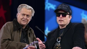 Na zdjęciu: Steve Bannon i Elon Musk. Obaj wykonali rzymski salut?
