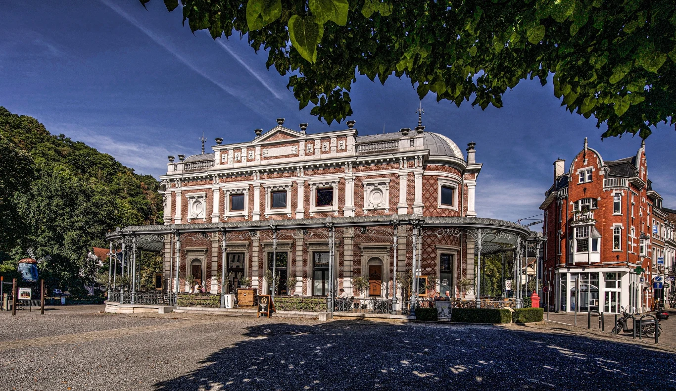 Spa w Belgii zachwyca architekturą. Spa w Belgii zachwyca architekturą.