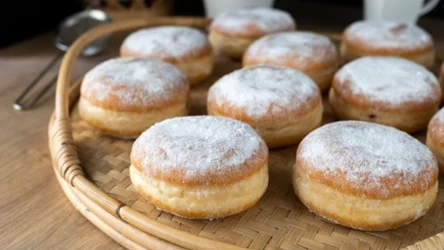 Najtańsze pączki w Polsce! Sprawdź, gdzie kupisz je za najniższą cenę w Tłusty Czwartek!