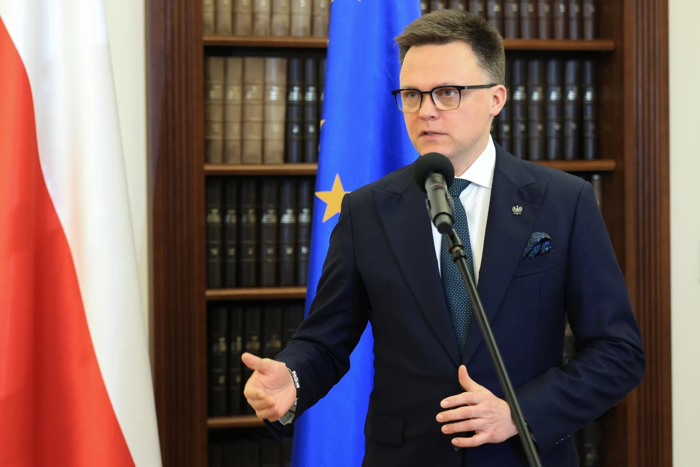 Marszałek Sejmu Szymon Hołownia może zostać ukarany za słowa o Sławomirze Mentzenie Marszałek Sejmu Szymon Hołownia może zostać ukarany za słowa o Sławomirze Mentzenie