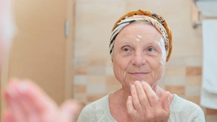Zobacz, które nawyki sprawiają, że twoja skóra starzeje się szybciej niż powinna!