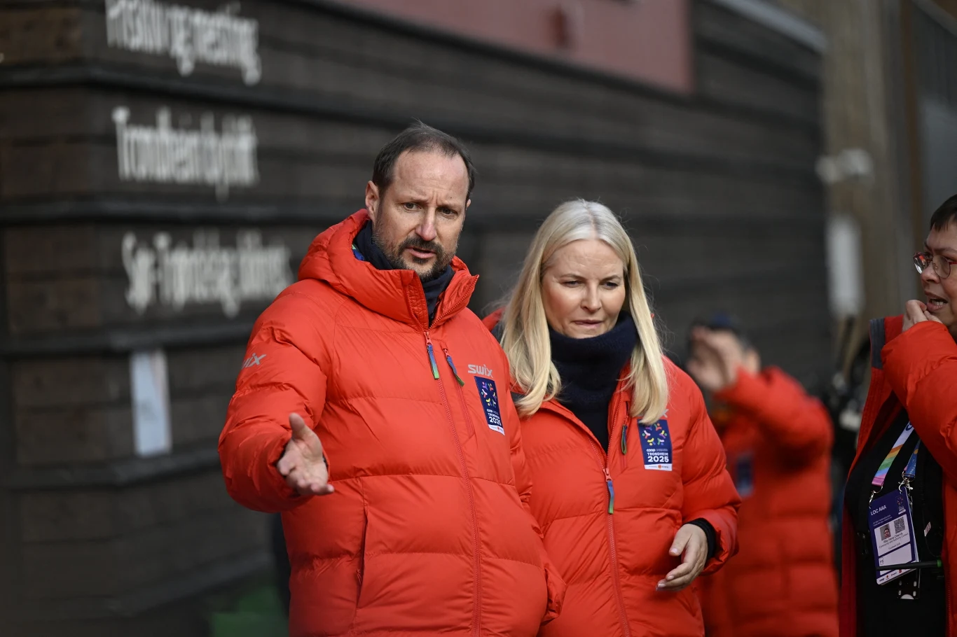 Książę Haakon i księżniczka Mette-Marti w czasie MŚ w narciarstwie klasycznym w Trondheim