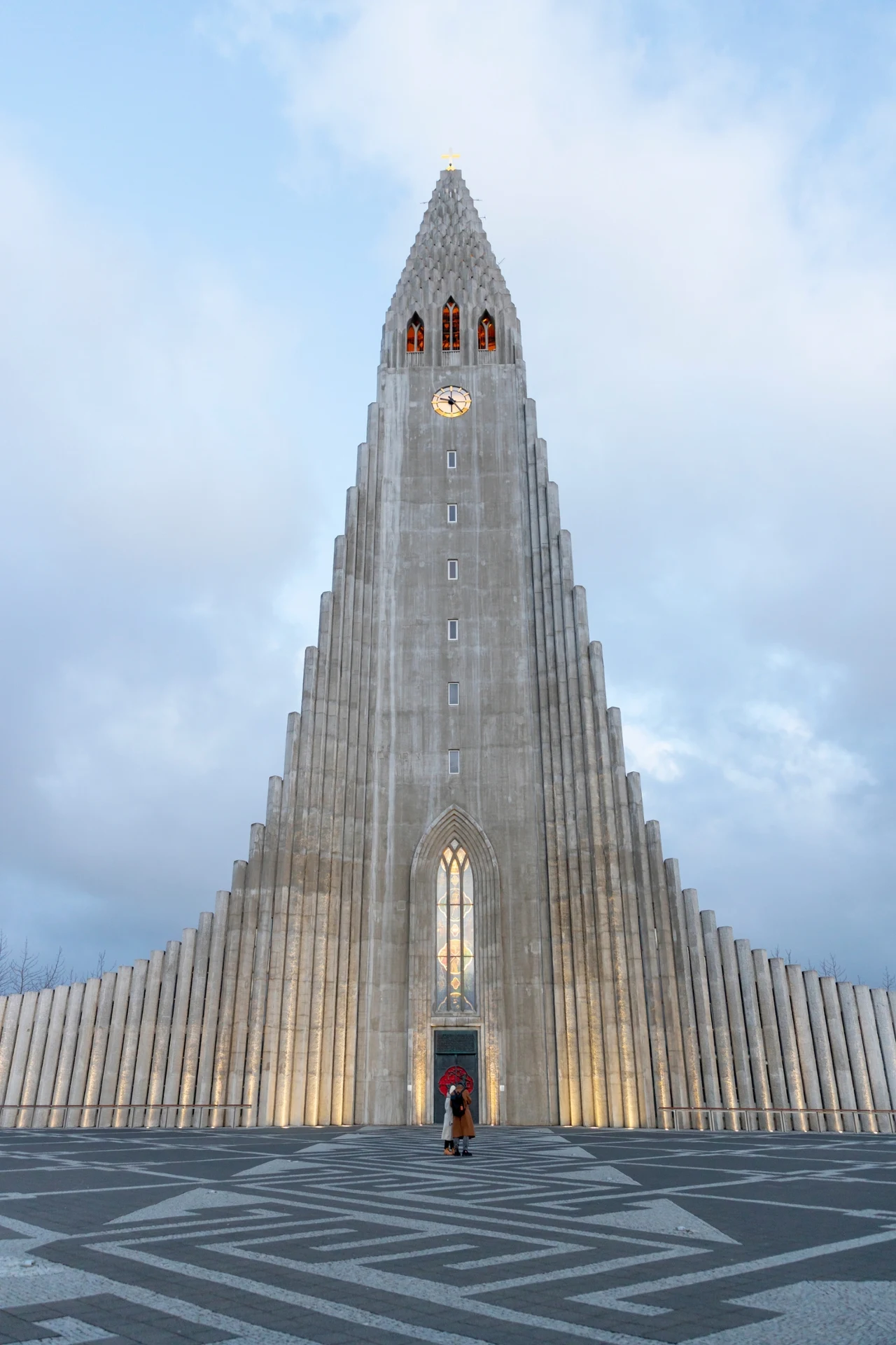 Kościół Hallgrimskirkja w Reykjavíku (Islandia)