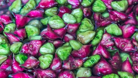 Orzechy wodne warto ugotować przed spożyciem.