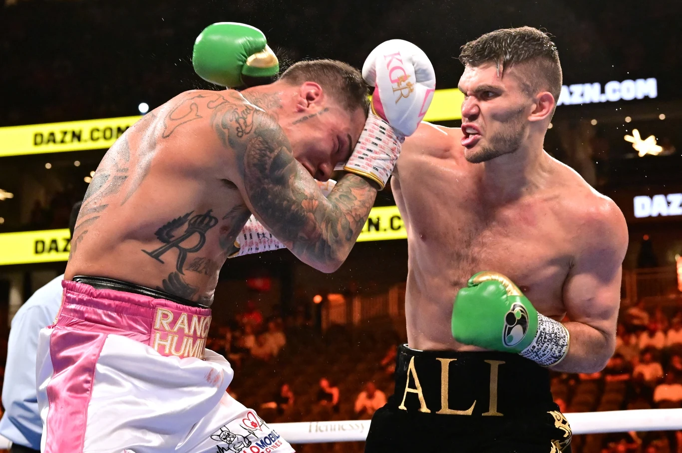 Ali Achmiedow (z prawej) Ali Achmiedow (z prawej)