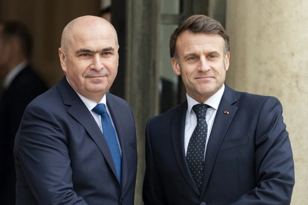 W lutym prezydent Macron przyjął pełniącego obowiązki prezydenta Rumunii Ilię Bolojana W lutym prezydent Macron przyjął pełniącego obowiązki prezydenta Rumunii Ilię Bolojana