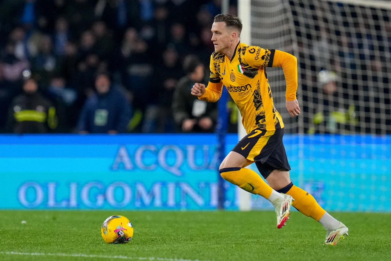 Piotr Zieliński w barwach Interu podczas meczu przeciwko Napoli