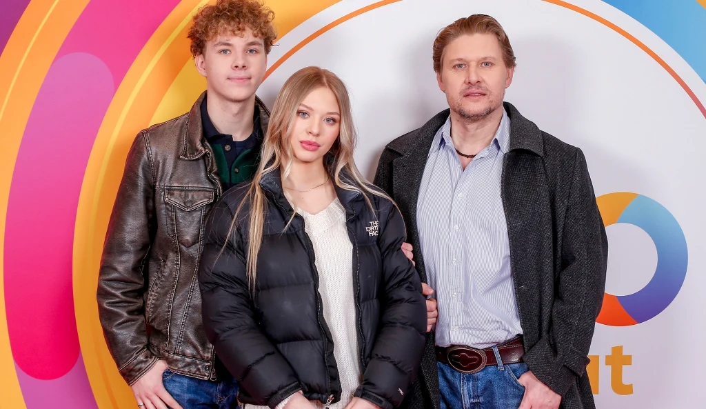 Andrzej Nejman z synem i córką