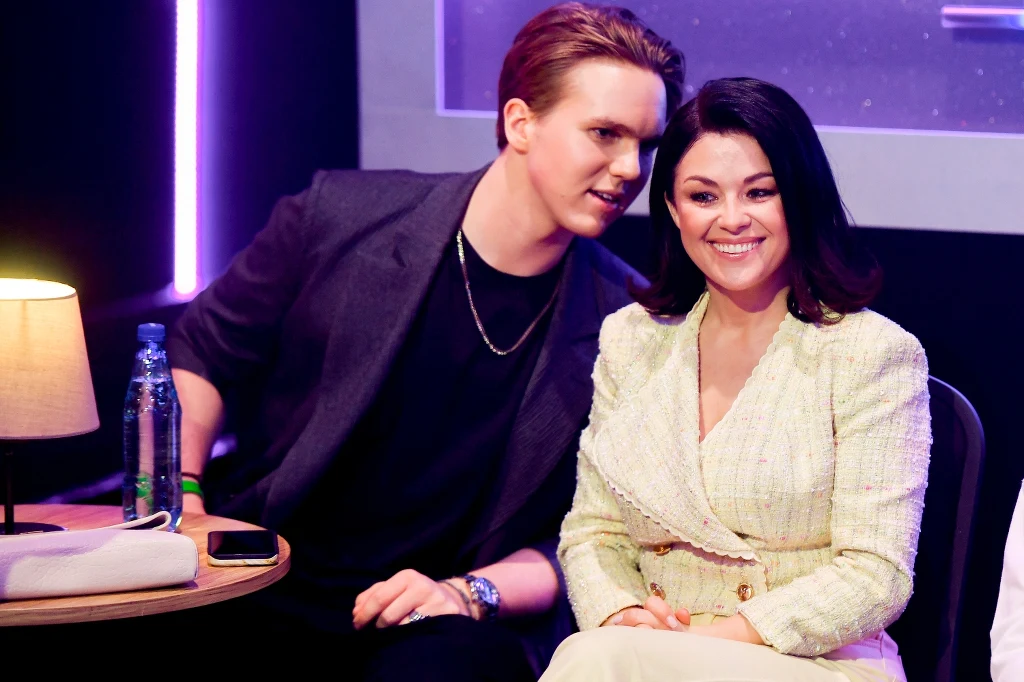 Kasia Cichopek na widowni "Tańca z gwiazdami" z synem Macieja Kurzajewskiego