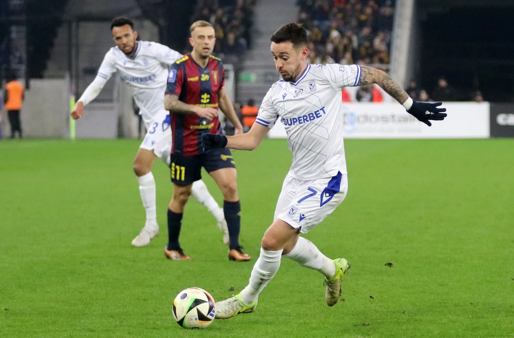 Afonso Sousa pokonał Cojocaru, ale na minimalnym spalonym był wcześniej Carstensen i sędzia gola nie uznał